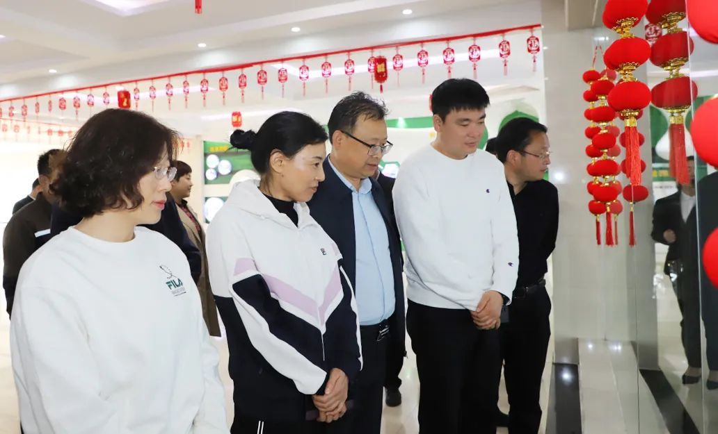 花花牛丨駐馬店市遂平縣政協(xié)黨組書記、主席張衛(wèi)東一行蒞臨花花牛魯山瑞亞牧場參觀