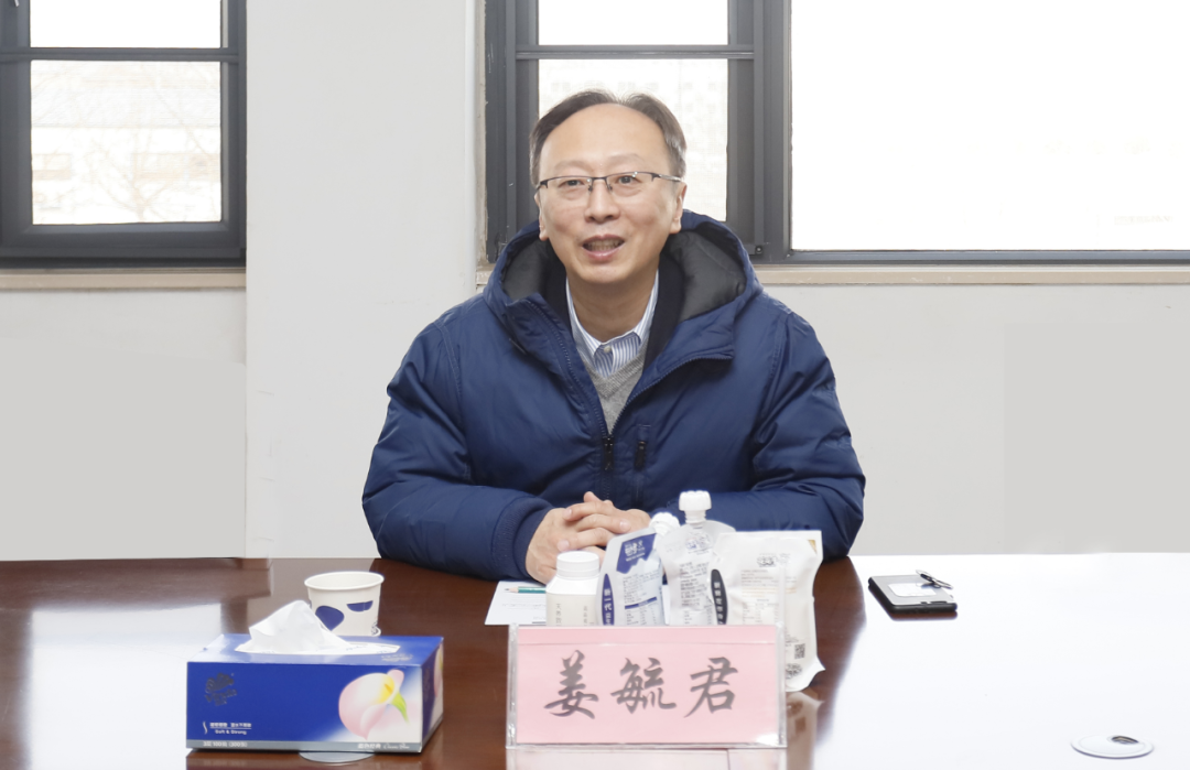 花花牛丨東北農(nóng)大食品學(xué)院院長(zhǎng)、中原食品實(shí)驗(yàn)室首席科學(xué)家姜毓君教授蒞臨花花牛乳業(yè)集團(tuán)調(diào)研