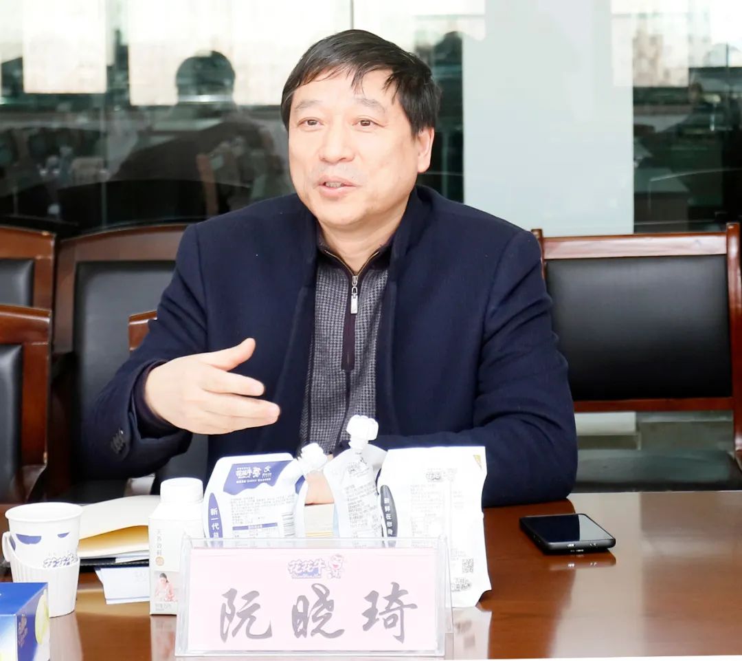 花花牛丨東北農(nóng)大食品學(xué)院院長(zhǎng)、中原食品實(shí)驗(yàn)室首席科學(xué)家姜毓君教授蒞臨花花牛乳業(yè)集團(tuán)調(diào)研