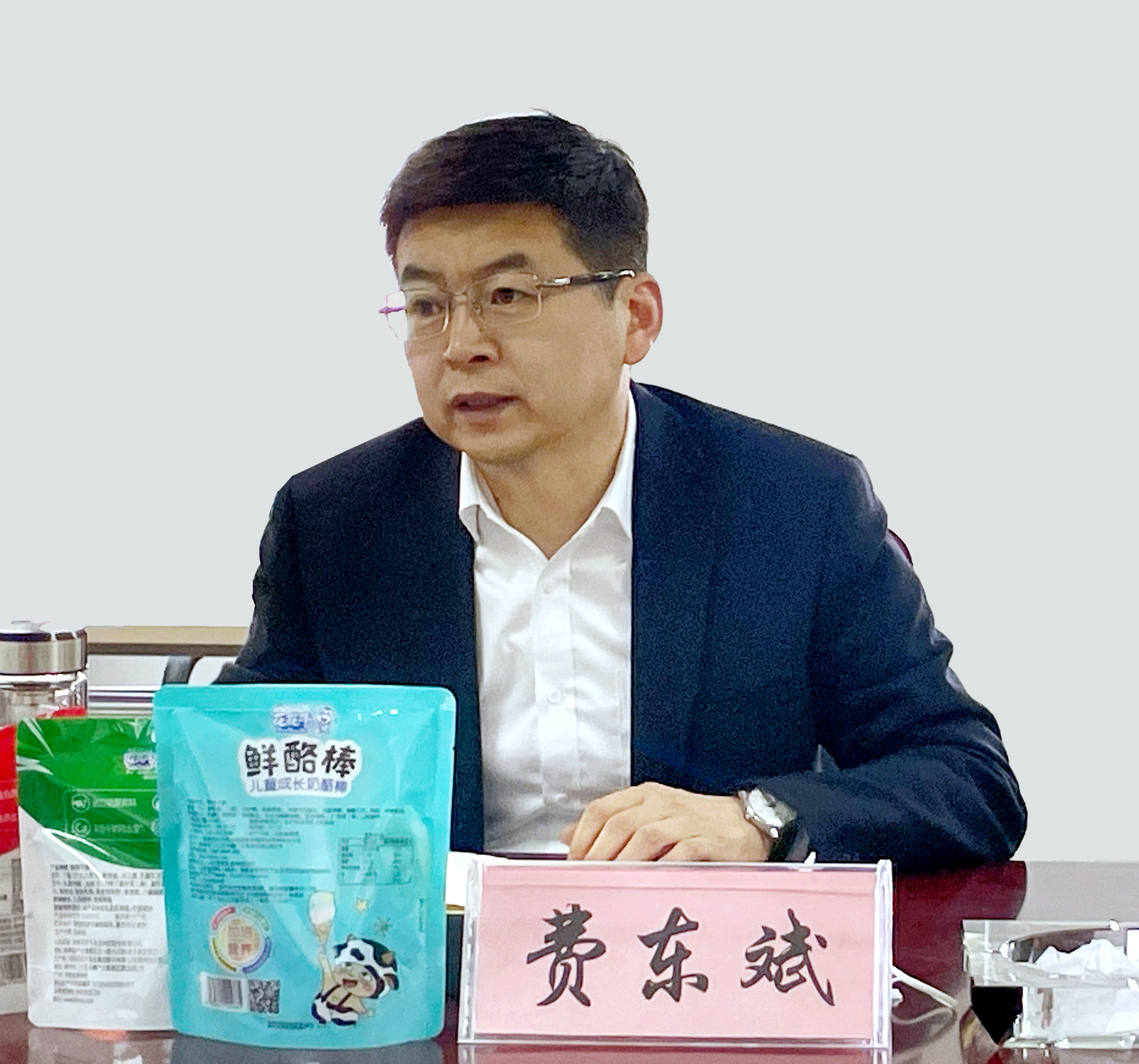 河南省委常委、副省長(zhǎng)費(fèi)東斌蒞臨 花花牛乳業(yè)集團(tuán)調(diào)研