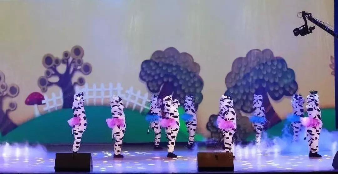 “贏在2019”，花花牛乳業(yè)集團2019年新春晚會盛大開幕