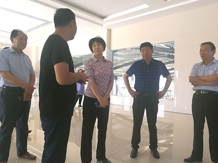 駐馬店市委常委、統(tǒng)戰(zhàn)部長姚新文 蒞臨花花牛乳業(yè)集團總部調(diào)研