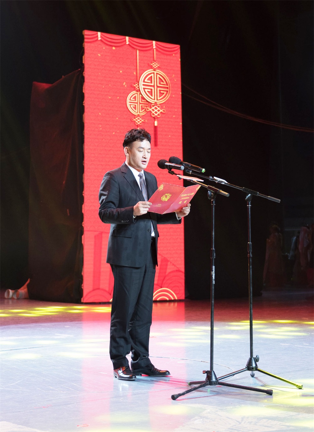 “不忘初心、聚力前行” 花花牛集團(tuán)2018迎新春聯(lián)歡會隆重舉行